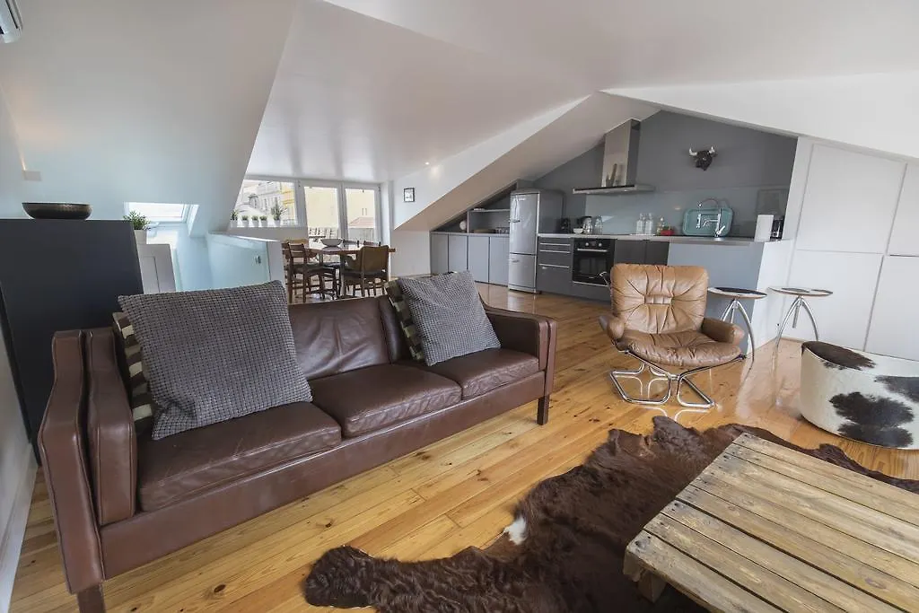 Appartement Lovelystay Rooftop Duplex In Sao Bento Lissabon